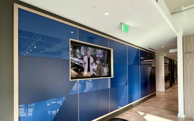 Plexi digital print wall